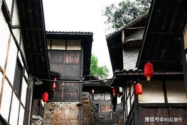 46岁林心如形象变化太大！剪短发穿西服耍帅气，你觉得怎么样？游戏画面